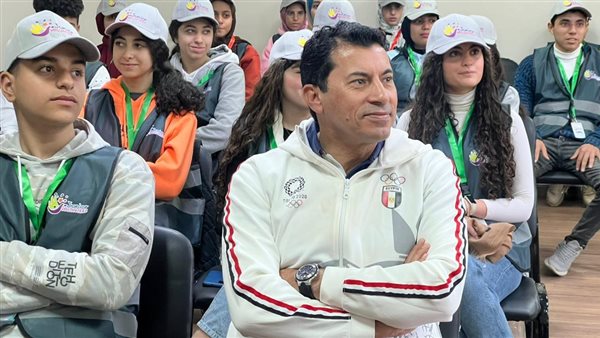 وزير الشباب والرياضة