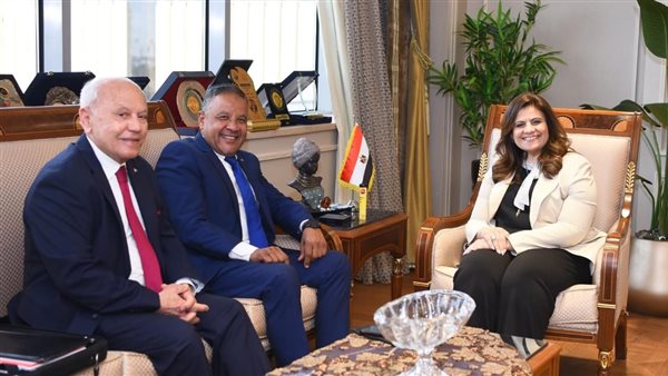 وزيرة الهجرة تستقبل