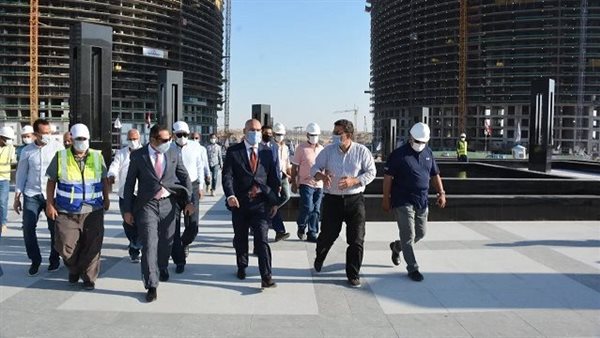 جولة لوزير الإسكان