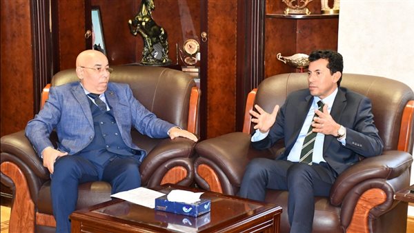 وزير الشباب والرياضة