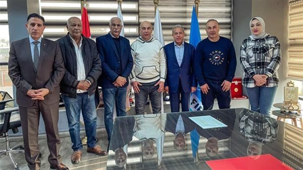 جلسة توقيع العقود