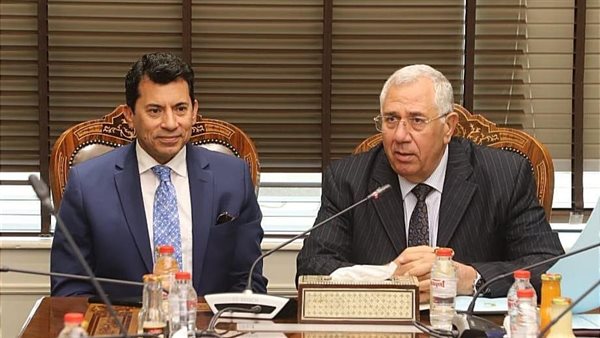 وزيرا الزراعة والشباب