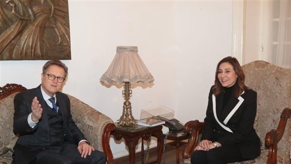 وزيرة الثقافة 