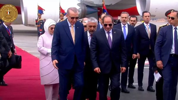 استقبال السيسي للرئيس