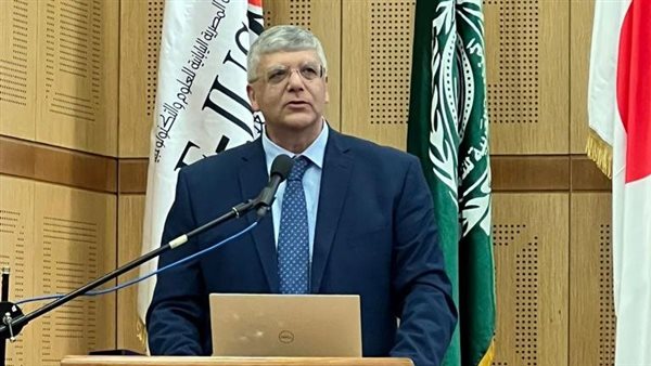 الدكتور عمرو عدلى