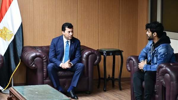 وزير الشباب والرياضة