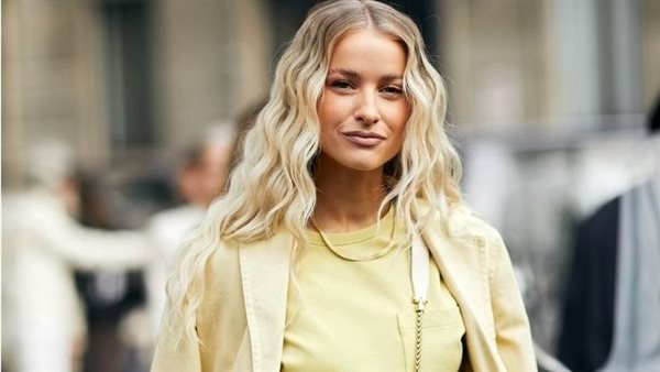 الأصفر بلون الزبدة