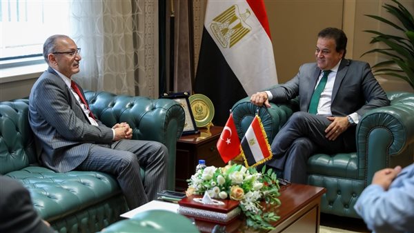 وزير الصحة يستقبل