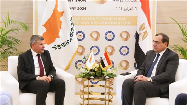 وزير البترول خلال