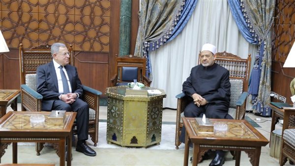 شيخ الأزهر يستقبل