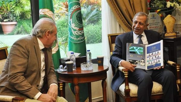 رئيس الأكاديمية العربية