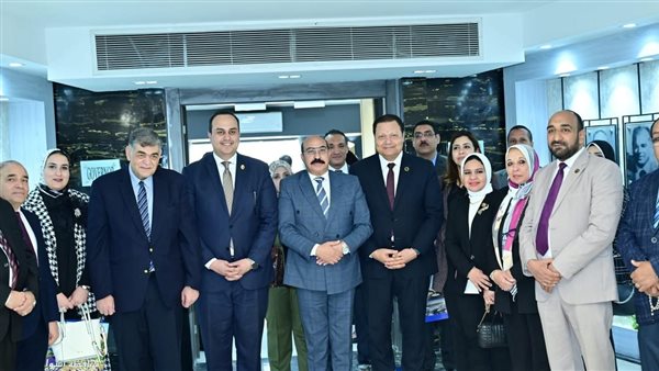 خلال الزيارة