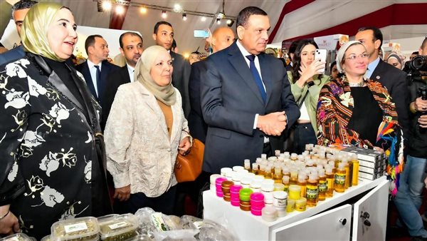 وزيرة البيئة خلال