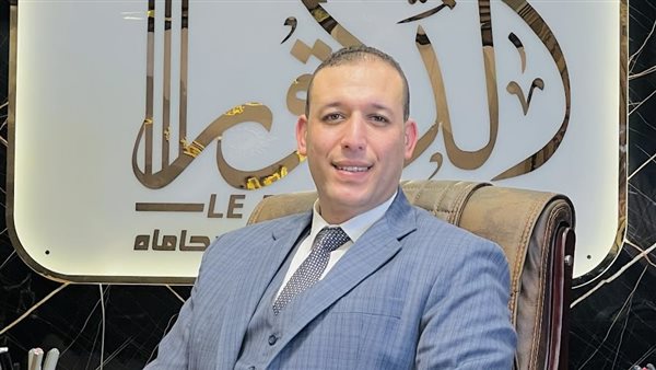  الدكتور محمود القباني،