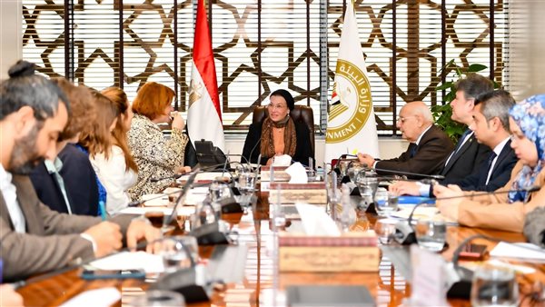  اجتماعاً موسعاً