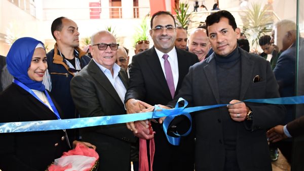 وزير الشباب والرياضة