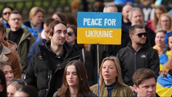 حشود تتجمع في بريطانيا