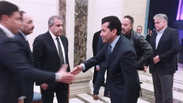 وزير الشباب والرياضة