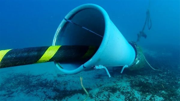 كابلات تحت البحر