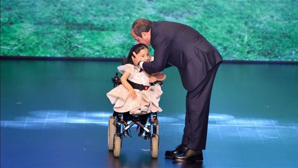 الرئيس السيسي يقبل