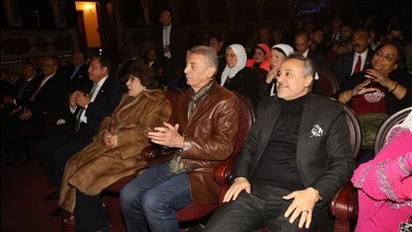 محمود حميدة وسميحة