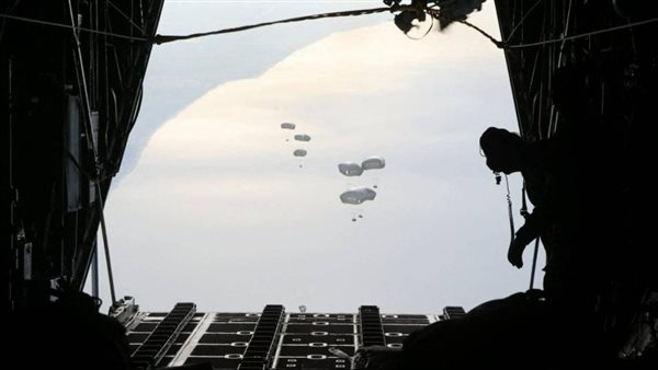 اسقاط مساعدات إنسانية