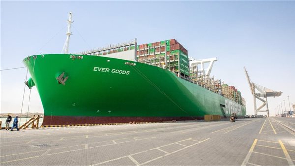  سفينة الحاويات العملاقة