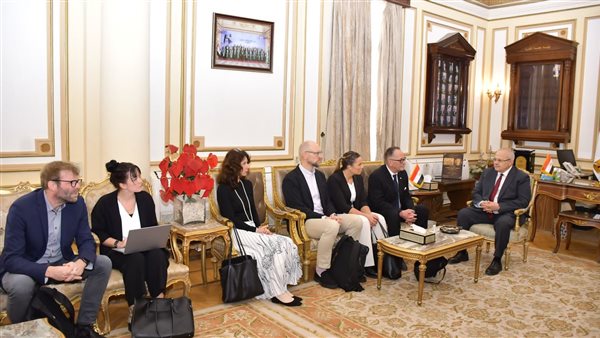 أعضاء من هيئة الاعتماد