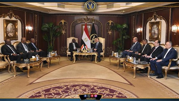  وزير الداخلية يستقبل