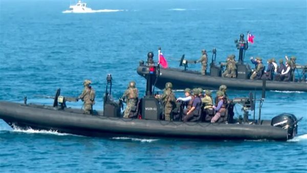 تدريبات عسكرية للبحرية