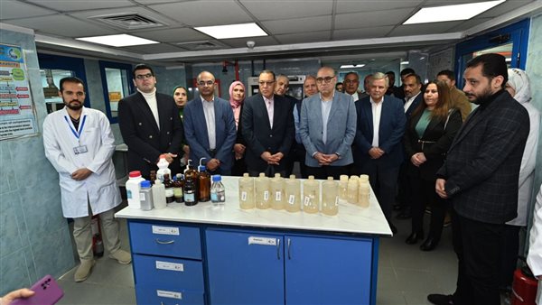 وزير الإسكان خلال