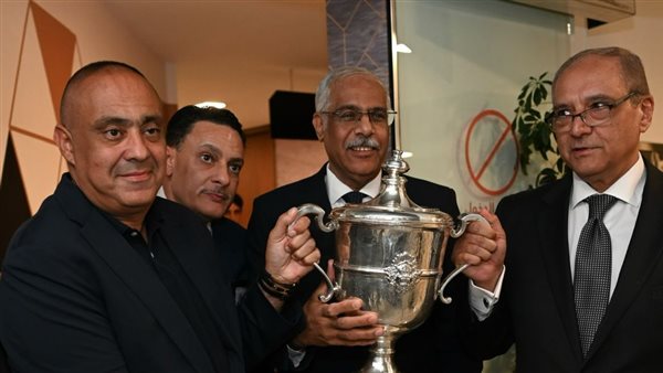 السفير المصري ووفد