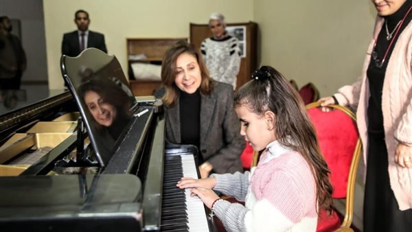 وزيرة الثقافة