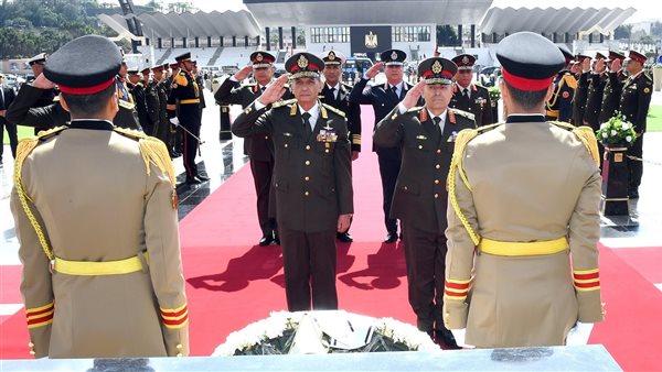 وضع إكليل من الزهور