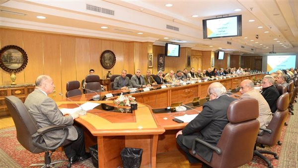  اجتماعً محافظ أسيوط