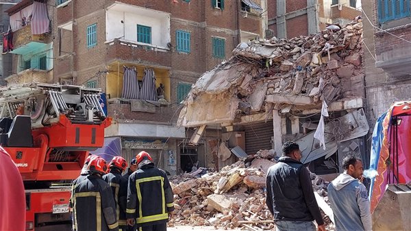 انهيار عقار