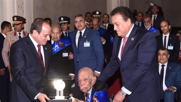 تكريم اللواء عاطف