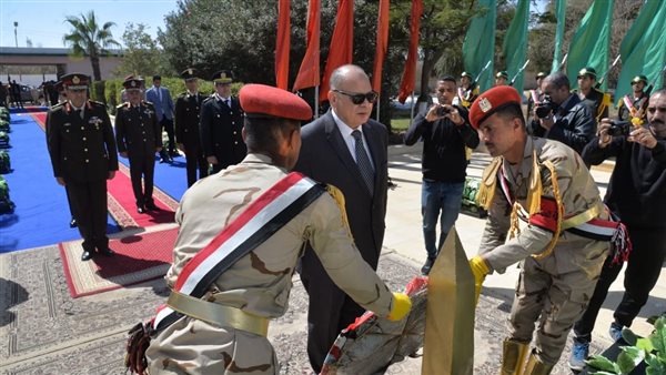  محافظ أسيوط يشارك