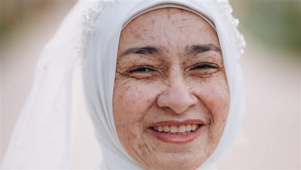 فتاة الشيخوخة