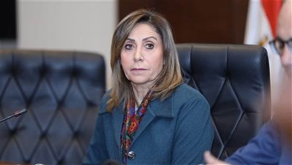 وزيرة الثقافة 