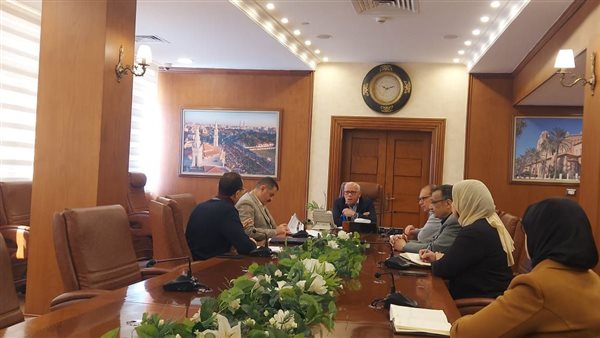 اجتماع موسع لمحافظ