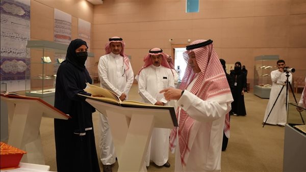 جانب من المعرض 