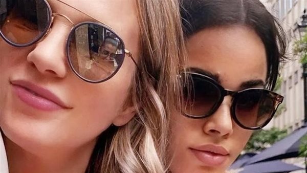 شيرين رضا وابنتها