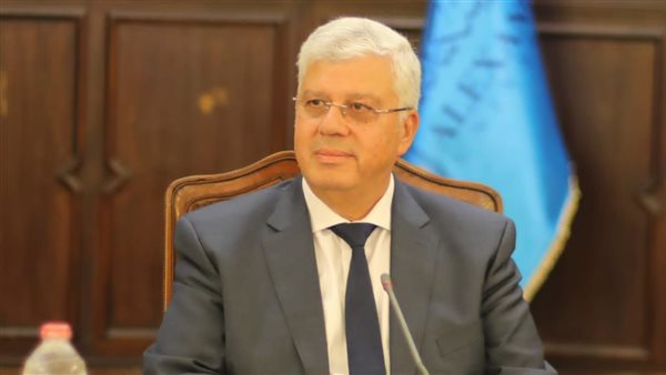 الدكتور أيمن عاشور