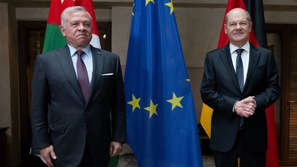 لقاء سابق بين العاهل