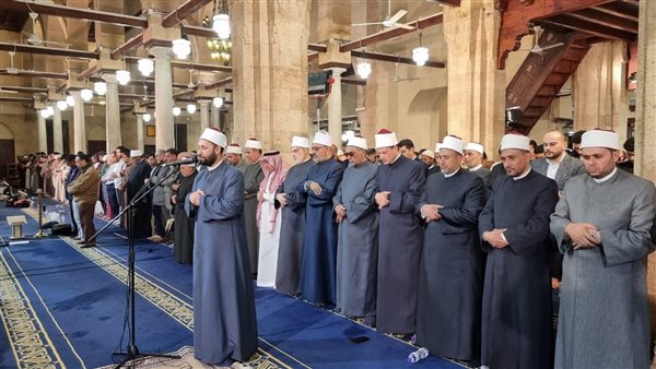 جانب من المصليين