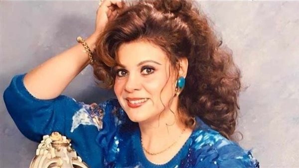 الفنانة صفاء أبو