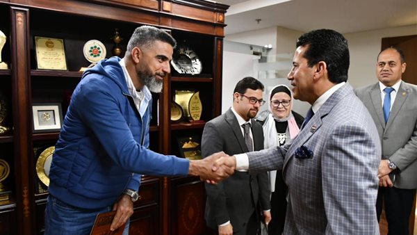 اشرف صبحي وزير الشباب