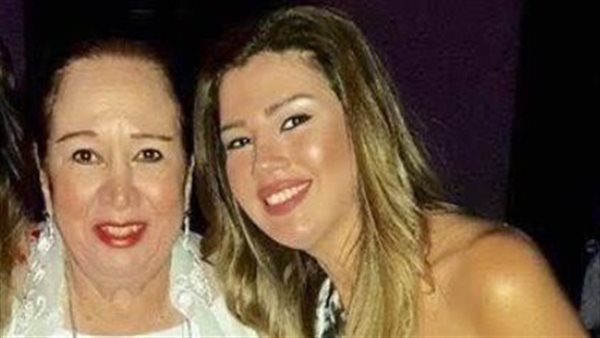 رانيا فريد شوقى ووالدتها