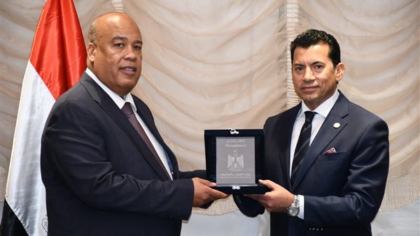 الدكتور أشرف صبحي،